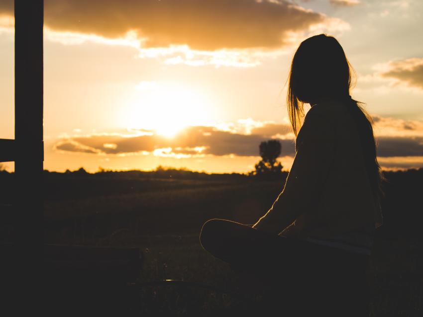 Photo silhouette woman